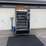 Snacks vending machine