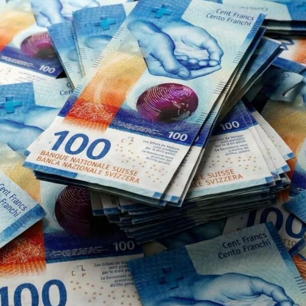 Banconote Premium in Euro e Franchi Svizzeri per Collezionisti Esigenti